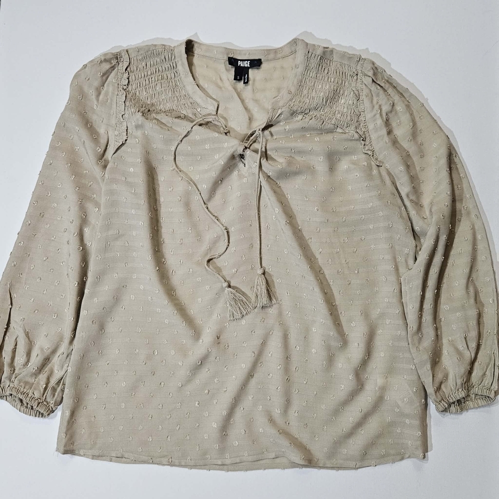 PAIGE Shaylene Clip Dot Top Womens Size Small Tan Beige‎ Smocked Tassled Accent